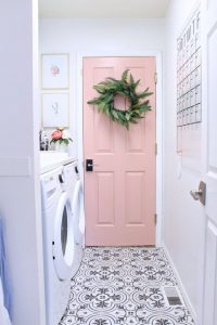 porte rose interireur salle lavage