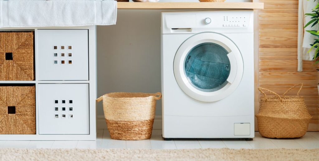 panier et bac de rangement salle de lavage